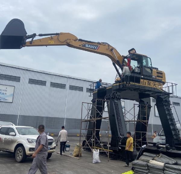 三一大長(cháng)腿安裝現場(chǎng)